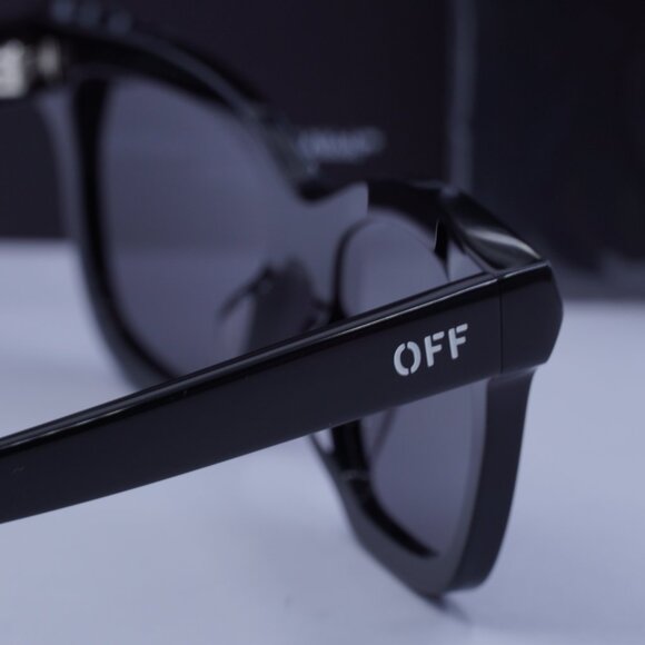 Off-White OERI143 LINCOLN 1007 Square Sunglasses – Black/Dark Grey - Picture 9 of 10